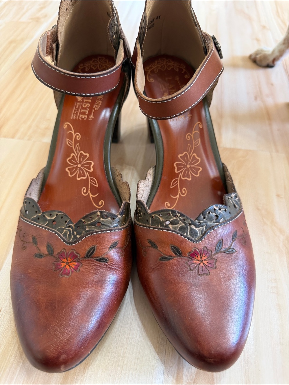 L’ Artiste Brown Leather Floral Mary Jane Heels